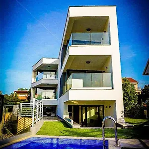 Apartment Mirno, Malinska